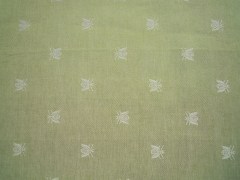 Tovagliolo, tessitura artigianale in misto lino/cotone, disegno con api di colore verde salvia, finitura a punto giorno, cm 40x40open stitch, grey color available in size cm 40x40.