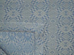 Runner da tavola, tessuto artigianalmente con disegno a rombi, disponibile nella misura cm 300x45, colore blu