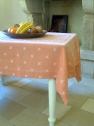 Tovaglia, tessitura artigianale in misto lino/cotone, con disegno con api e finitura punto a giorno, colore zenzero cm 200x160