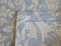 Runner da tavola, tessuto artigianalmente disegno floreale, disponibile nella misura cm 200x45, colore blu