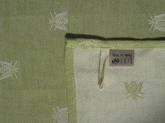 Strofinaccio, tessitura artigianale in misto lino/cotone, disegno con api di colore verde muschio