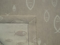 Tovaglietta per colazione, tessitura artigianale in misto lino/cotone, con disegno a pesci e finitura punto a giorno, colore tortora cm 45x60.